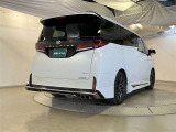 「中古車ハイブリッド保証」ハイブリッド機構を無償で保証します。保証期間は、初度登録年月から10年、またはロングラン保証が終了後3年間。ただし累計走行距離が20万km以内です。