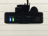 後方にもドライブレコーダーのカメラが付いています。前後両方でお車の周りを監視・記録いたします。