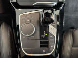 ドライバーを中心に考えた運転席の設定になっております。ナビゲーション/エアコンの操作も簡単に操作が可能です。是非、ご試乗で体感していただくことをおススメいたします。