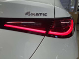メルセデス・ベンツ[認定中古車]は、メルセデス・ベンツ日本株式会社が認定する中古車保証制度が適用される中古車です。これは正規販売店のみの特典です。