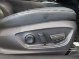 パワーシート搭載。微妙な調整が手軽にでき、ピッタリの最適なポジションで運転することが可能です。