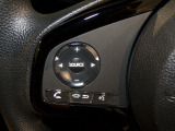 【ステアリングリモコン】ステアリングにオーディオ調節可能なスイッチが装備されていますので運転中でも視線をそらさずにオーディオの調節が可能です!