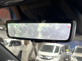 【デジタルインナーミラー】後席の大きな荷物や同乗者で後方が確認しづらい時でも安心!カメラが撮影した車両後方の映像をルームミラー内に表示。クリアな視界で状況の確認が可能です!