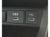 携帯電話の充電に最適なUSBポートを装備しています!