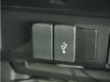 ◆USBチャージャー◆使いやすい場所に装備されています。
