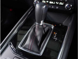 【シフトレバー】シフトもとても操作しやすいデザインになっております。運転する人の事を第一に考えた操作性の高い仕様です。
