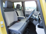 運転席の高さを変更できるので、体格に合わせた位置で運転できます!
