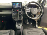 運転のしやすさを最優先に設計された見晴らしの良いデザインです。車両間隔が掴みやすく狭い道でも安心!
