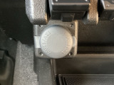アクセサリーソケットを装備。車内アクセサリーの電源として便利です。