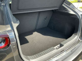 トランクスペースもご覧のとおりそれなりにお荷物乗せることができます。日常の生活はもちろんの事、アウトドアにもぴったりですね☆
