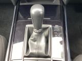 アクセルペダルを踏み込む量や速さに応じて変速パターンをし、人馬一体の運転感覚を発揮してくれる6速オートマ!