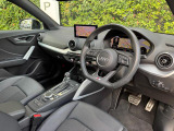 Audiのインテリアはエクステリア同様、優れたデザイン性とクオリティ、そして機能性を兼ね備えております。