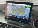 バックカメラも装備しております。車庫入れの苦手なお客様、もうご心配いりません。バックカメラがあれば、ぶつける心配無し?!重宝します!!