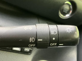 直感的でわかりやすい操作性で、安全な合流や車線変更をサポート。スムーズな運転を心がけましょう。