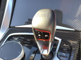 車両の詳細、ご質問につきましては、営業スタッフまでお気軽にご連絡下さいませ。遠方のお客様には実車の詳細動画送信も承ります。お問合せをお待ち致しております。