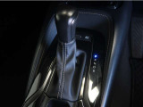 無段変速機(CVT)を搭載。有段変速機に存在する「変速ショック」が無いので、スムーズなアクセル操作が可能です♪
