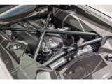 T-shaped engine cover in carbon fiber