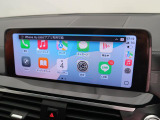 【アップルカープレイ】iPhoneがBMW車両とワイヤレスで接続されます。Apple CarPlayでは、オーディオストリーミングやメッセージングアプリがディスプレイに表示されます。