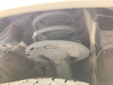 お車を安心してお乗りいただく為には、足回りの定期点検が欠かせません。サービスサポート(有償保証)では無料点検もご提供しており、安心のカーライフをお過ごしいただけるサポート体制が整っています。
