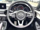 【純正革巻きステアリング】上質な革を使用することで、手にしっかり馴染みとても運転しやすいハンドルです♪