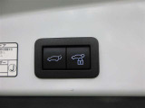 スイッチ一つでバックドアを、オート全開・全閉・一時停止ができる、パワーバックドアが付いています。