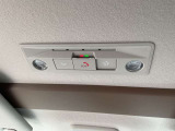 SOSコール 走行中の緊急時(病気や事故、あおり運転など)にボタンひとつでオペレーターに接続!救急や警察への連絡をサポートいたします。※使用にはお申し込みが必要です、詳しくはスタッフまで