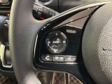 ステアリングにオーディオ操作スイッチが付いています。オーディオ画面に直接タッチしなくても操作が出来ますので、運転に集中できます。