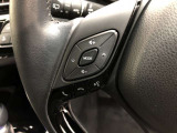 【ステアリングスイッチ】左です。ハンドルから手を離さず、運転に集中したまま手元でオーディオ操作等ができます。