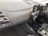 車両の詳細、ご質問につきましては、営業スタッフまでお気軽にご連絡下さいませ。遠方のお客様には実車の詳細動画送信も承ります。お問合せをお待ち致しております。