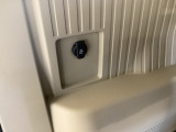 ナビゲーションの横には12V、AC電源(180W)も装備しています。