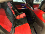 車両は屋内展示しておりますので天候に関係なくごゆっくりコンディションご確認頂けます。車両を倉庫へ保管している場合が御座いますのでご来店前に在庫確認頂けると幸いです。TEL072-784-8800