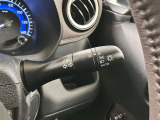 周囲の明るさに応じて自動で点灯・消灯します。薄暮時や夜間の運転においてとても便利です!