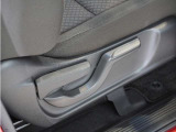 ◆シートハイトアジャスター◆運転席を上下に高さ調節ができます!運転ポジションを体格に合わせてシート調整できます。