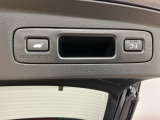 【電動リアゲート】トランクスイッチや純正リモコンなどボタン一つで簡単スムーズに開閉できます♪
