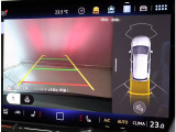バックカメラ トラフィックアラートで苦手な駐車も楽々できます.