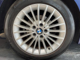 BMWならではの卓越した走りを支えるホイールと足回りです!日本車の走りに慣れている方にもぜひ体感して頂きたいほど、高いレベルでまとまっています!