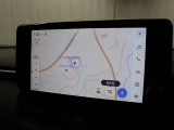 スマートフォンとの連携を可能にした10.5インチディスプレイオーディオにはコネクティッドナビPlusを採用。フルセグTV、AM/FM(ワイドFM対応)、Bluetooth/USB入力に対応しています。