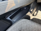 運転席コンソール下にはHDMIを接続ができます