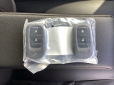 スマートキーです!!今や標準の装備になりつつありますよね!!ドアロック・アンロックも便利です!!