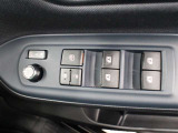 運転席からも操作可能な全席パワーウィンドウが装備されています。