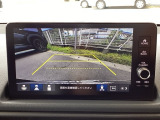 バックモニター付きで、車庫入れやバック時の後方確認をしっかりサポート。モニターに映し出される映像で死角も確認しやすく、狭い場所での駐車や後退時の操作をより安心して行えます。