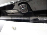 バックカメラが付いているので後方確認が非常にしやすいです。今や運転初心者も熟練者も必須装備!ついていて損はないですね♪
