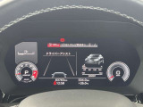 ●バーチャルコックピット『メーターパネル内に高解像度の液晶ディスプレイを配置。ドライバーは視線の移動を少なくすることができます。』