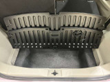 【ラゲッジルーム】実用性に優れた二段式ラゲッジル-ムでお荷物を別々に収納が可能♪♪