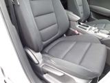 運転席シートの表皮や使用状態を確認できます。