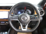 運転が楽しくなる明るく開放的な運転席まわりです。