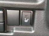 運転席シートヒーター装備で寒い時の運転も快適☆