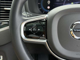 ◆ステアリング/アダプティブ・オートクルーズコントロールは、前走車との車間を一定に保ってくれる便利機能です