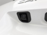 【バックモニター】駐車時に後方がリアルタイム映像で確認できます。大型商業施設や立体駐車場での駐車時や、夜間のバック時に大活躍!運転スキルに関わらず、今や必須となった装備のひとつです!