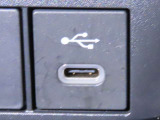 USB端子を装備しております。